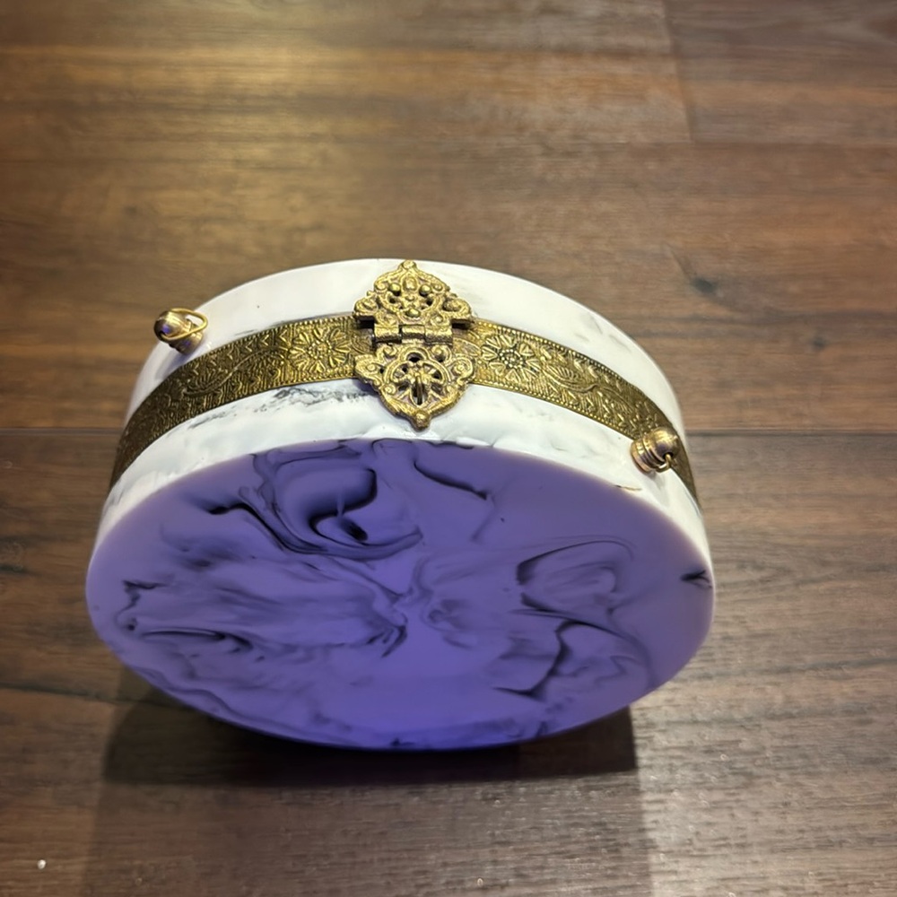 Ramla NWOT Handmade Acrylic Moroccan Clutch, No chain but the hooks to add one.